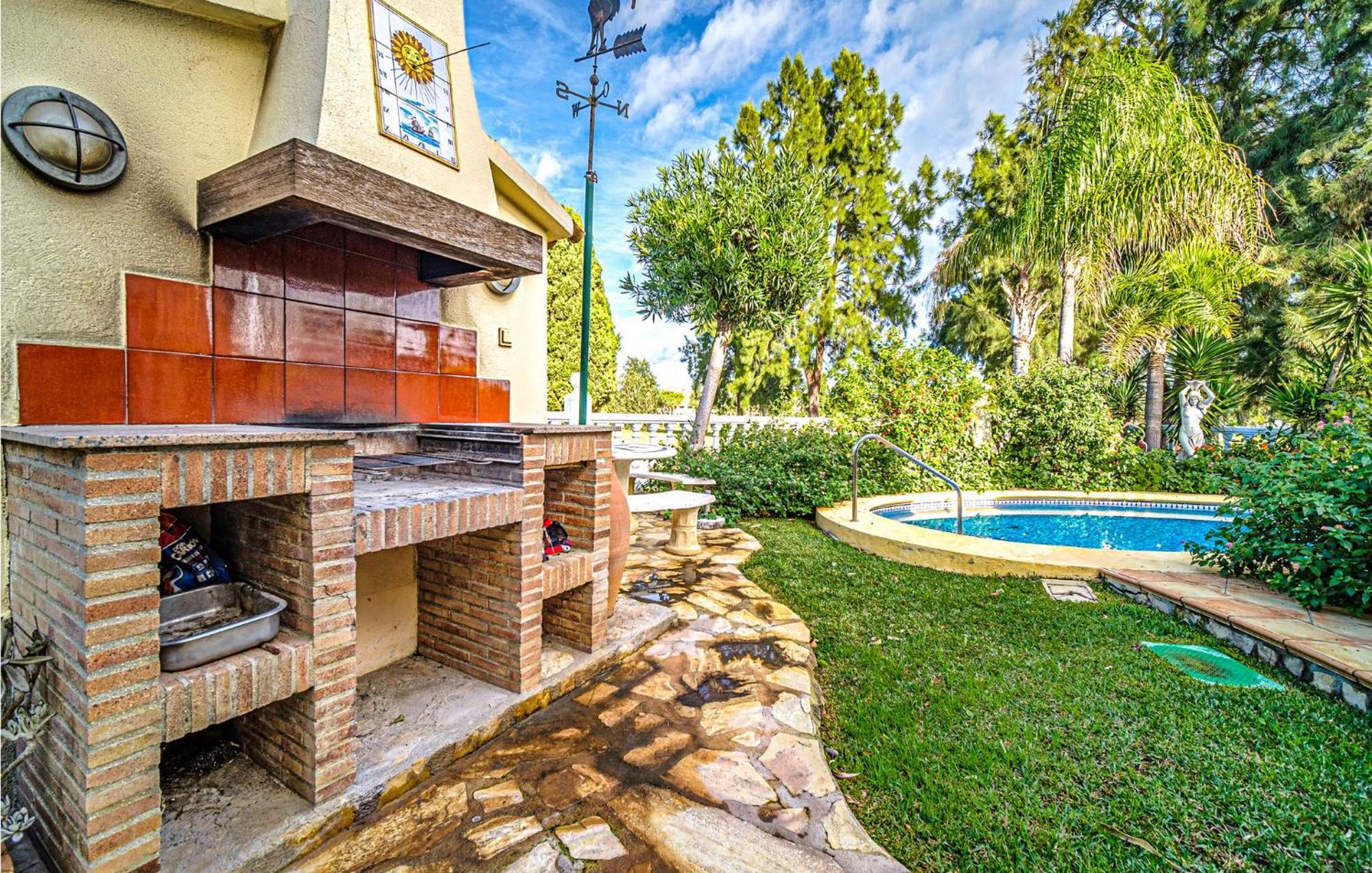 Beautiful Home In Oliva With Kitchen Екстериор снимка